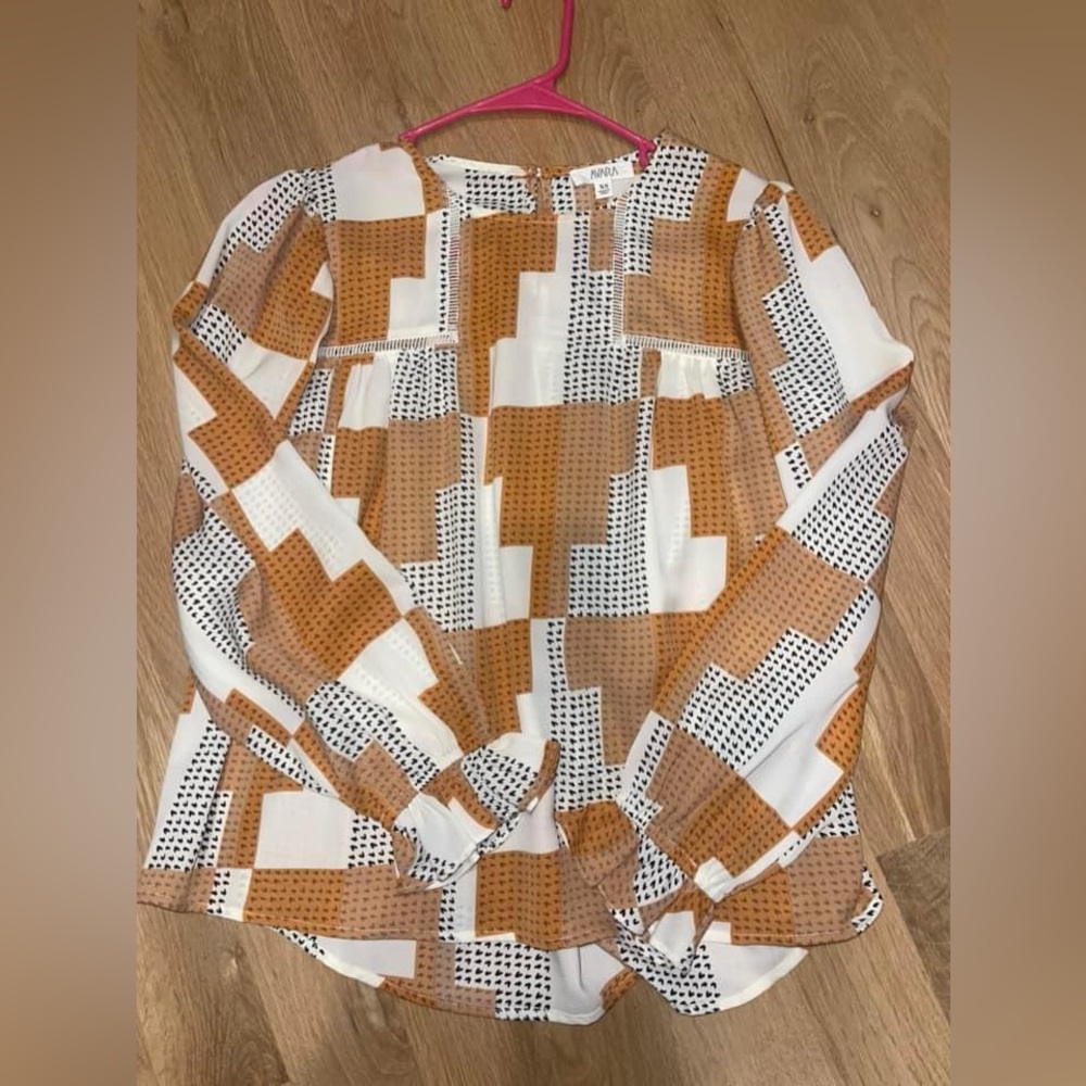 Women’s boutique blouse size small